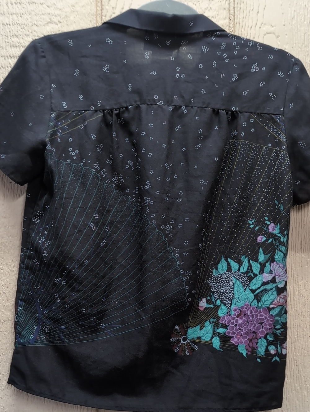 Vintage Parallel Lines Button Up - Small - Picture 2 of 3